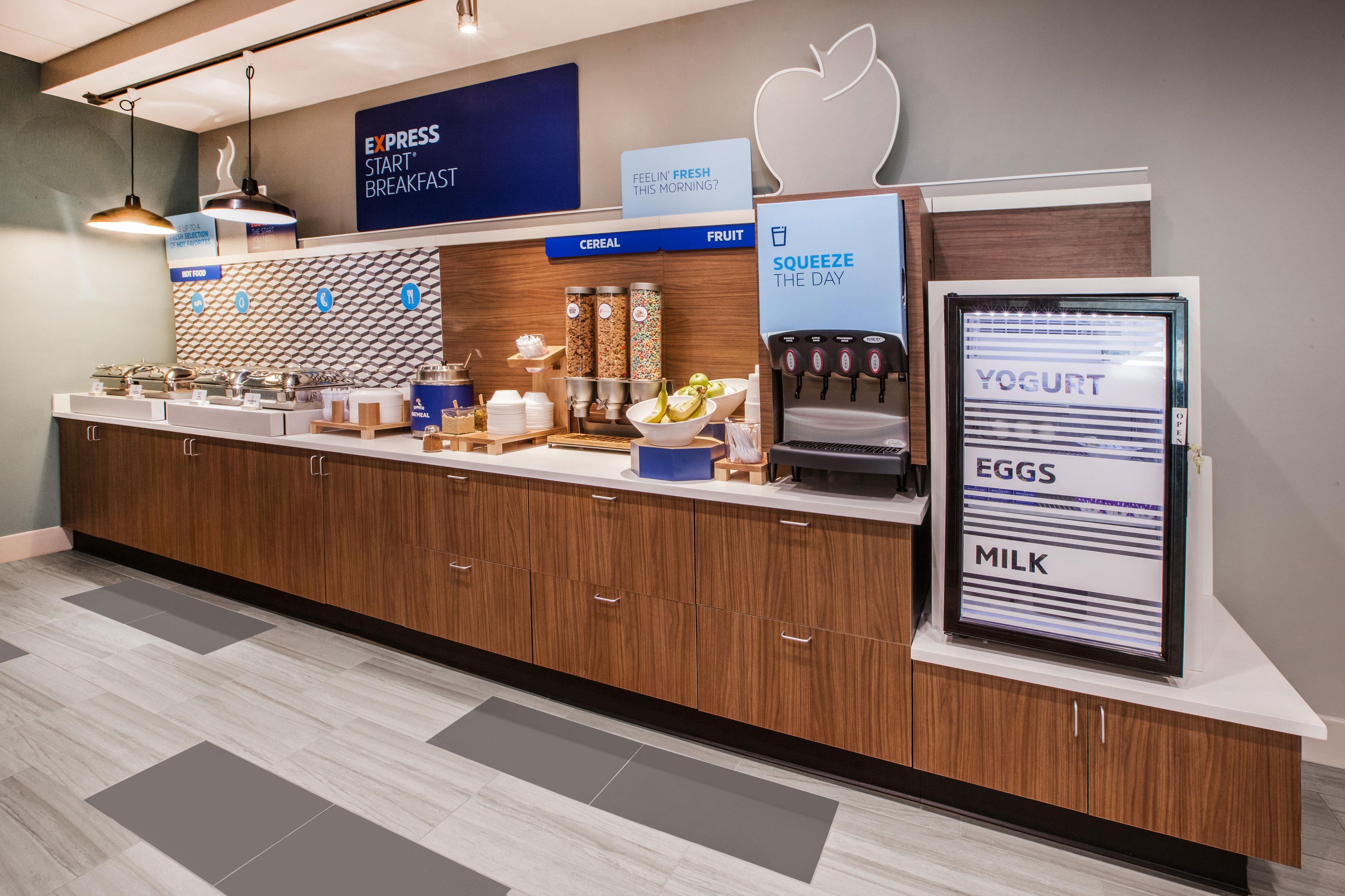 Holiday Inn Express & Suites - Dodge City By Ihg Exteriör bild